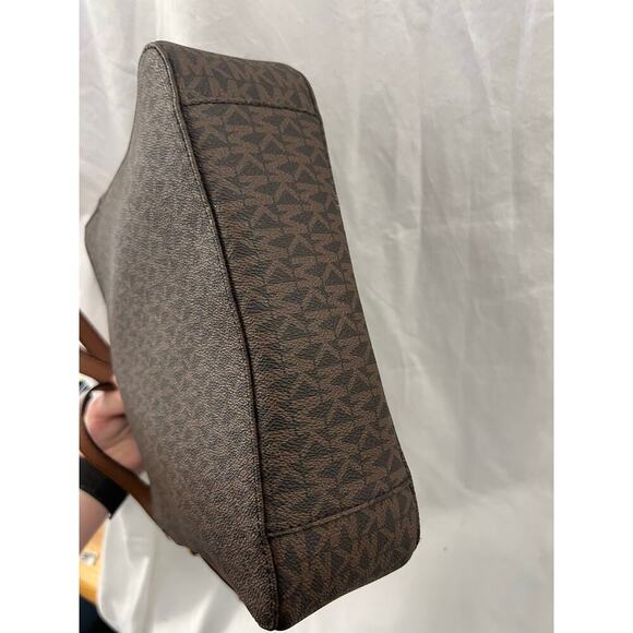 Michael Kors Brown Logo Classic Crossbody Purse GS - Picture 5 of 6